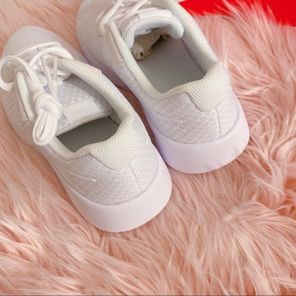 Nike Tanjun Sneaker - Big kid - Picture 4 of 6